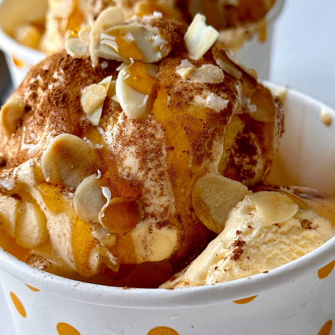 Cinnamon Ice cream Sundae 
