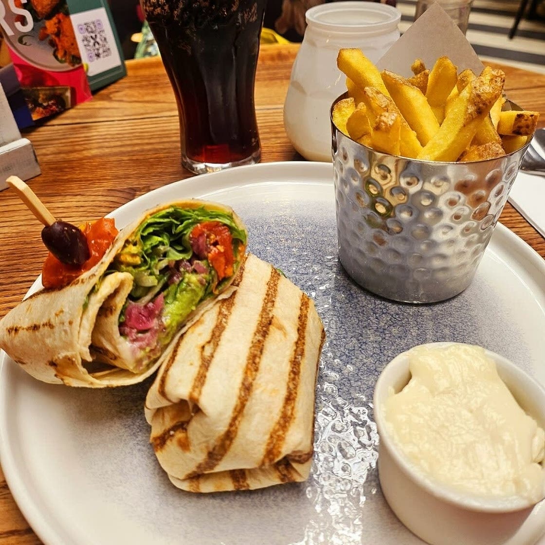 Avocado & Hummus Wraps