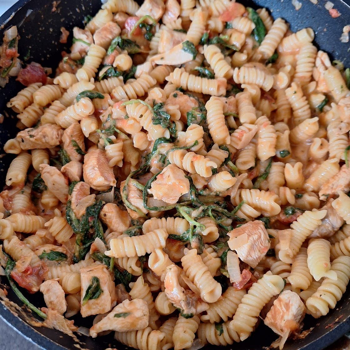 Creamy Tomato and Spinach Pasta