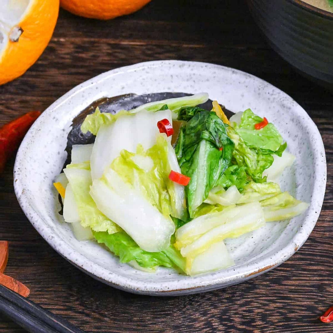 Japanese Napa Cabbage Pickles (Hakusai no Asazuke)