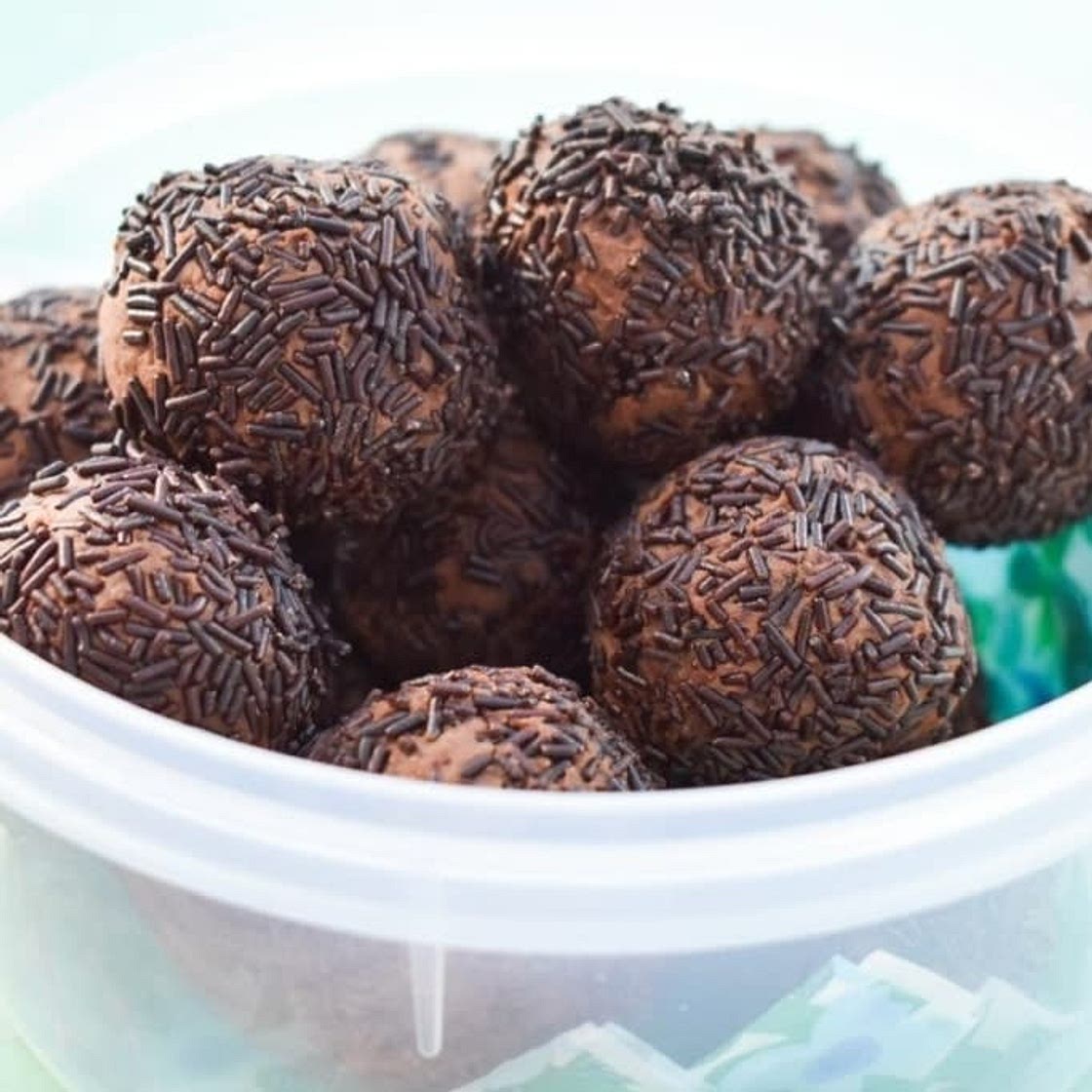 Healthy Chocolate Truffles (with chickpeas for protein)