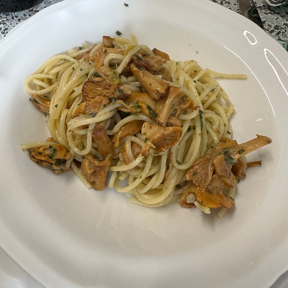 Chanterelles spaghetti Italian style 🇮🇹
