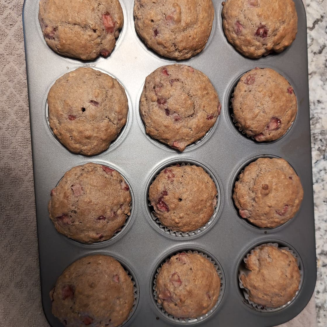 Healthy Strawberry Oat Breakfast Muffins