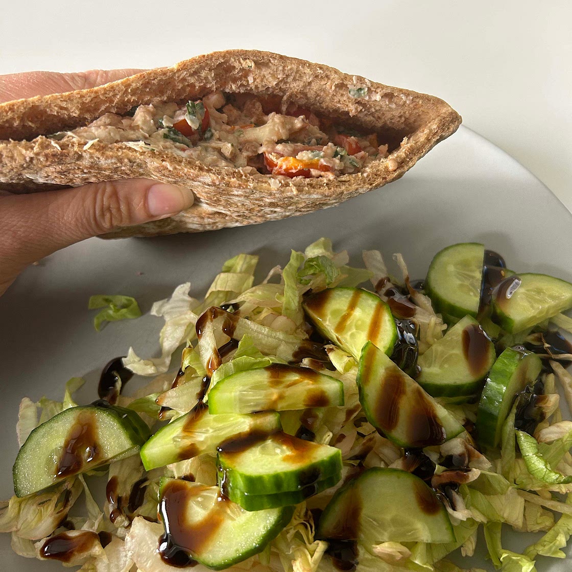Parmesan chicken pitta
