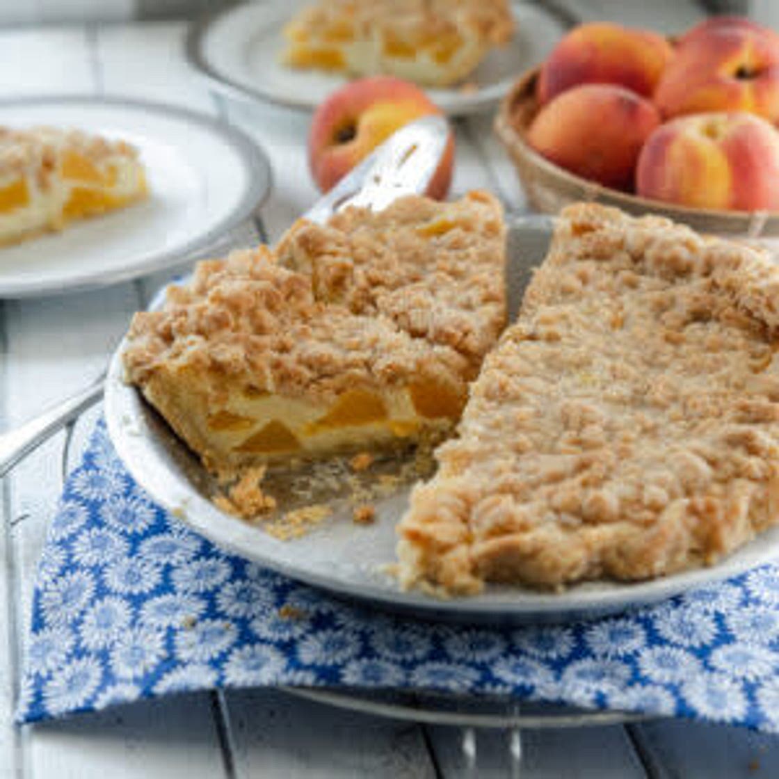 Streusel topped Peach Pie