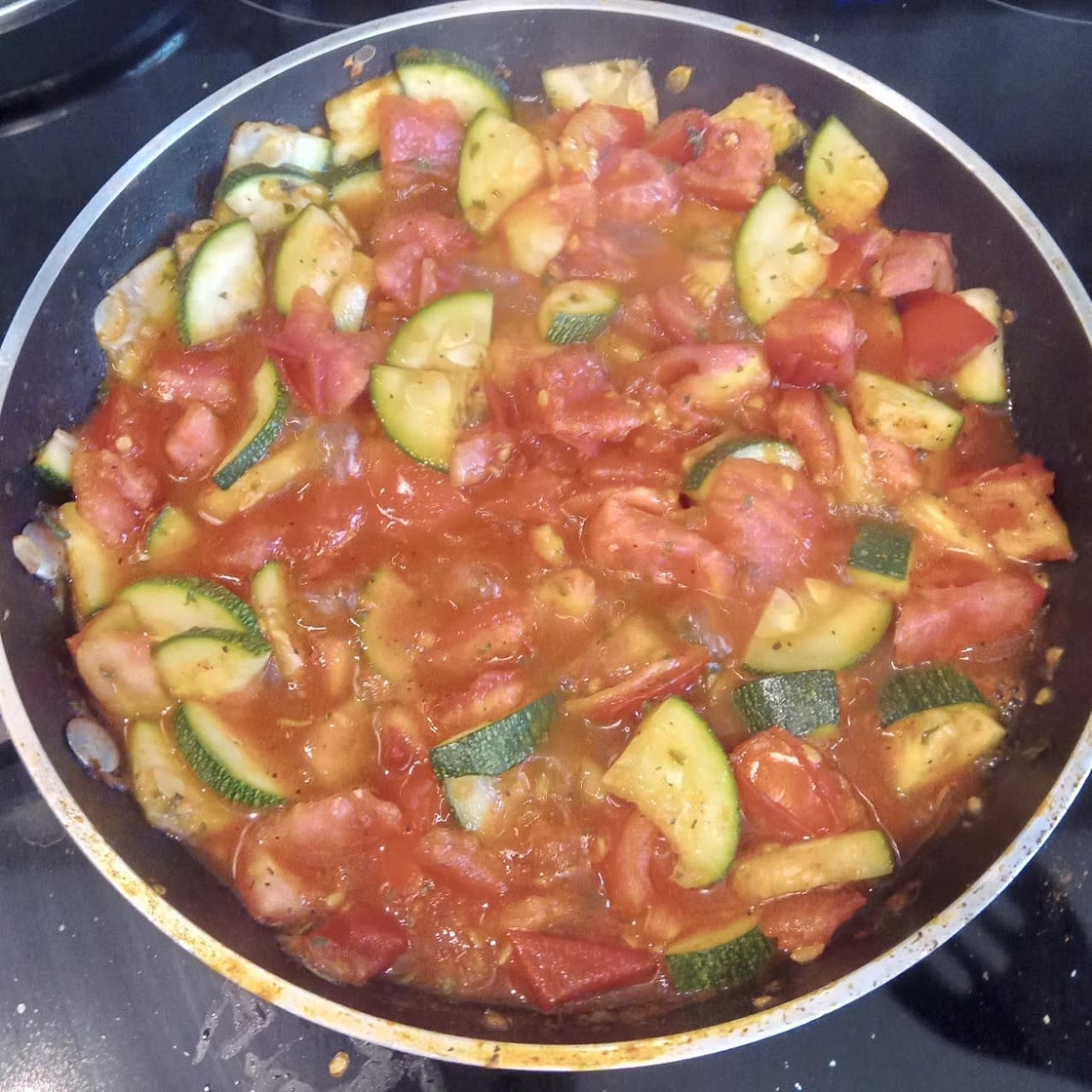 Zuchini and tomatoes (2points)