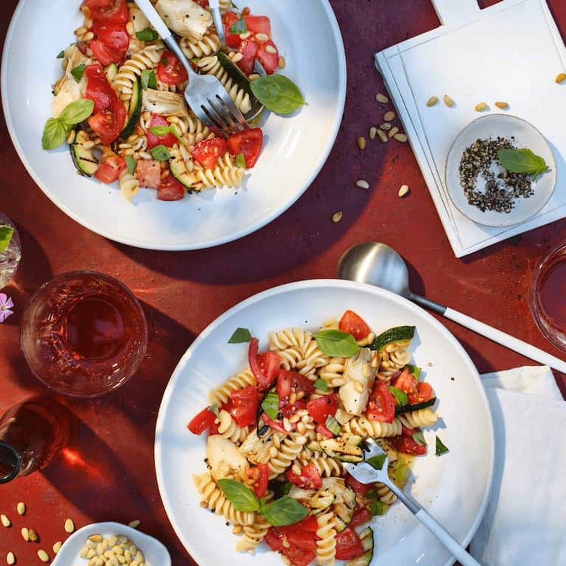 Lauwarme Zucchini-Tomaten-Pasta
