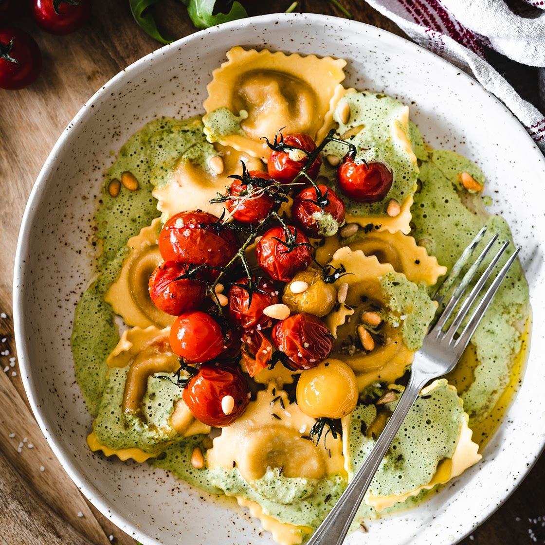 Gefüllte Pasta mit Rucola Schaum und OfenTomaten