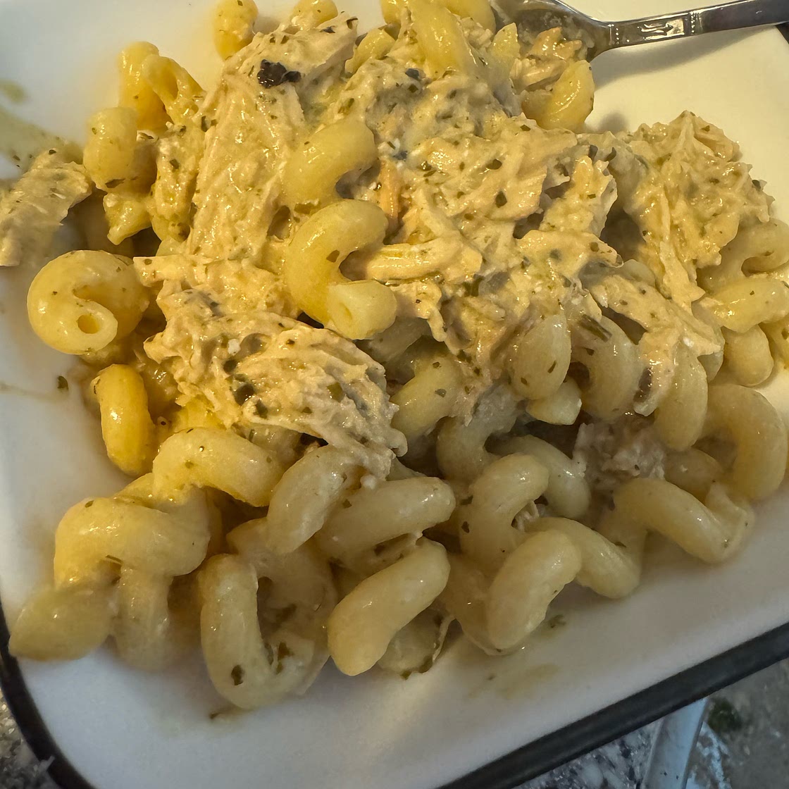 Crockpot Pesto Mozzarella Chicken Pasta