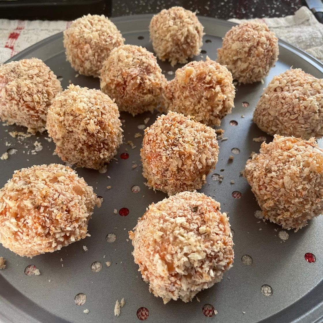 Tomato and garlic arancini (oven baked)