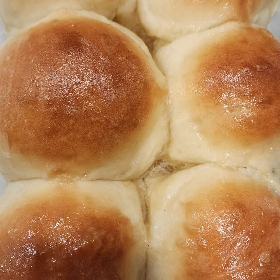 1-Hour Soft and Buttery Dinner Rolls