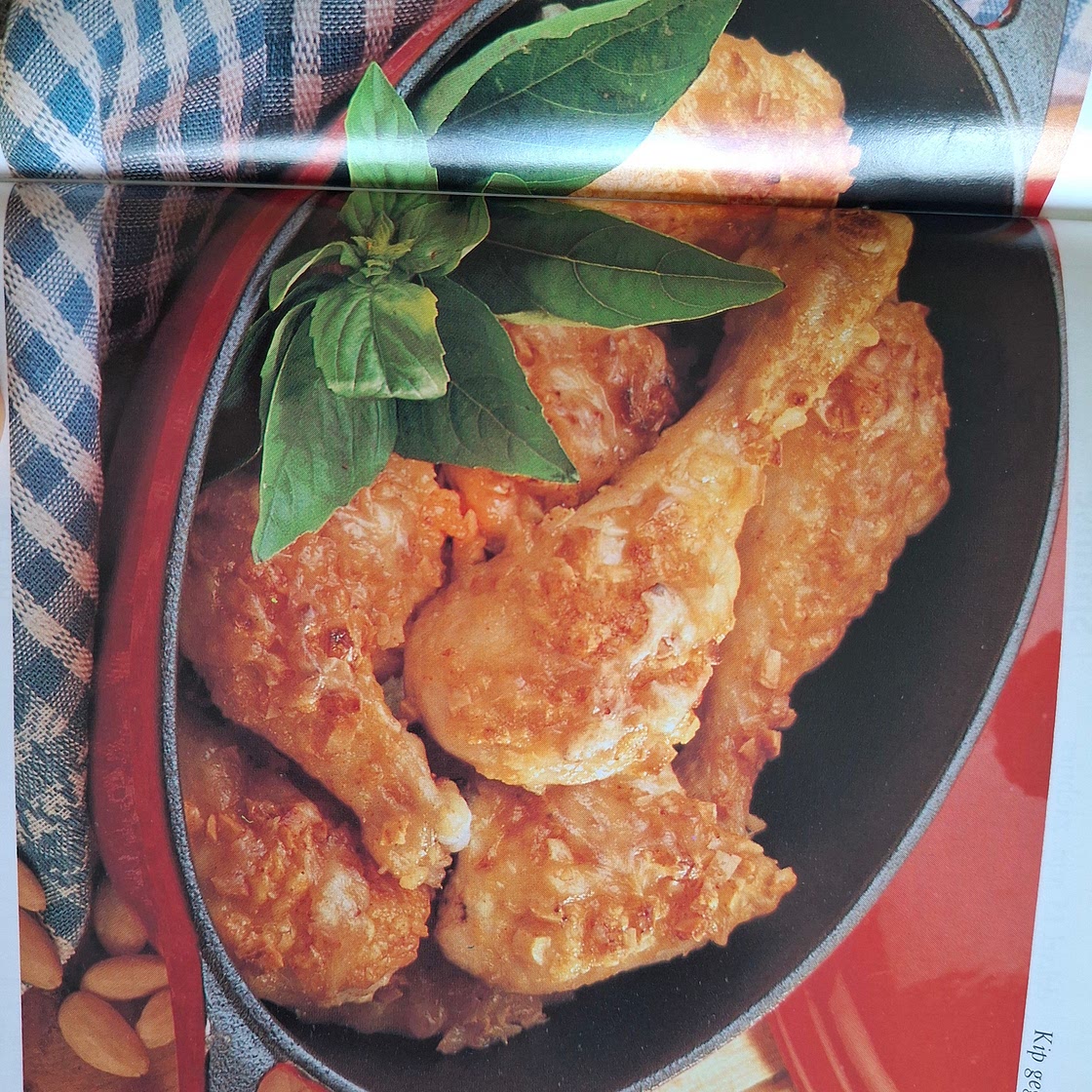 Kip gegarneerd met amandelen