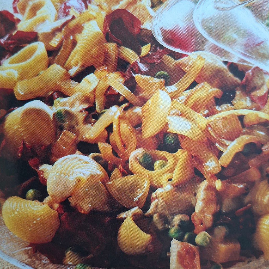 Macaronisalade met kip en ananas