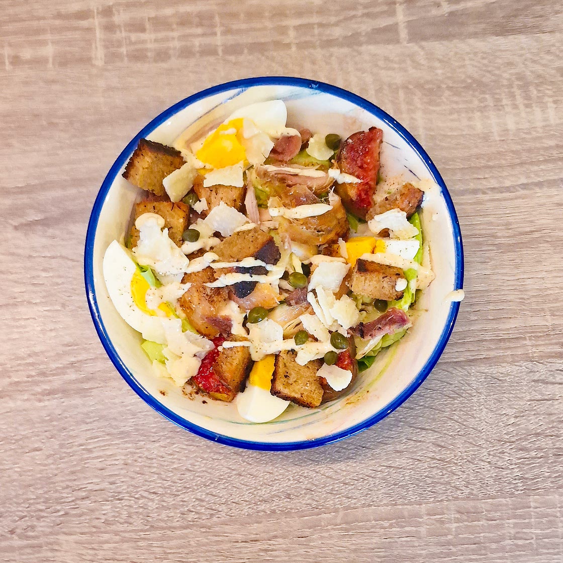 Salade césar pintade et figue