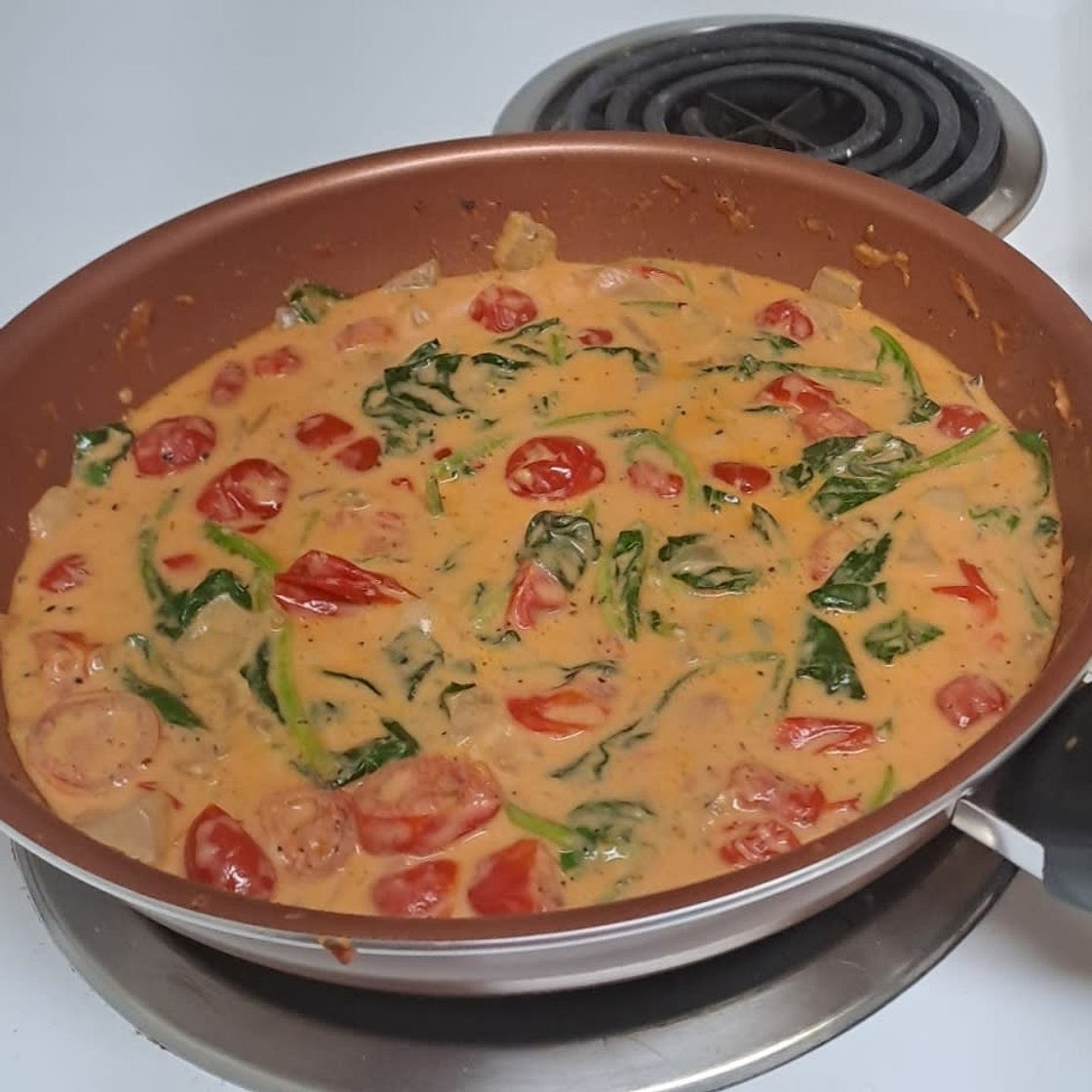 Creamy Tomato and Spinach Pasta