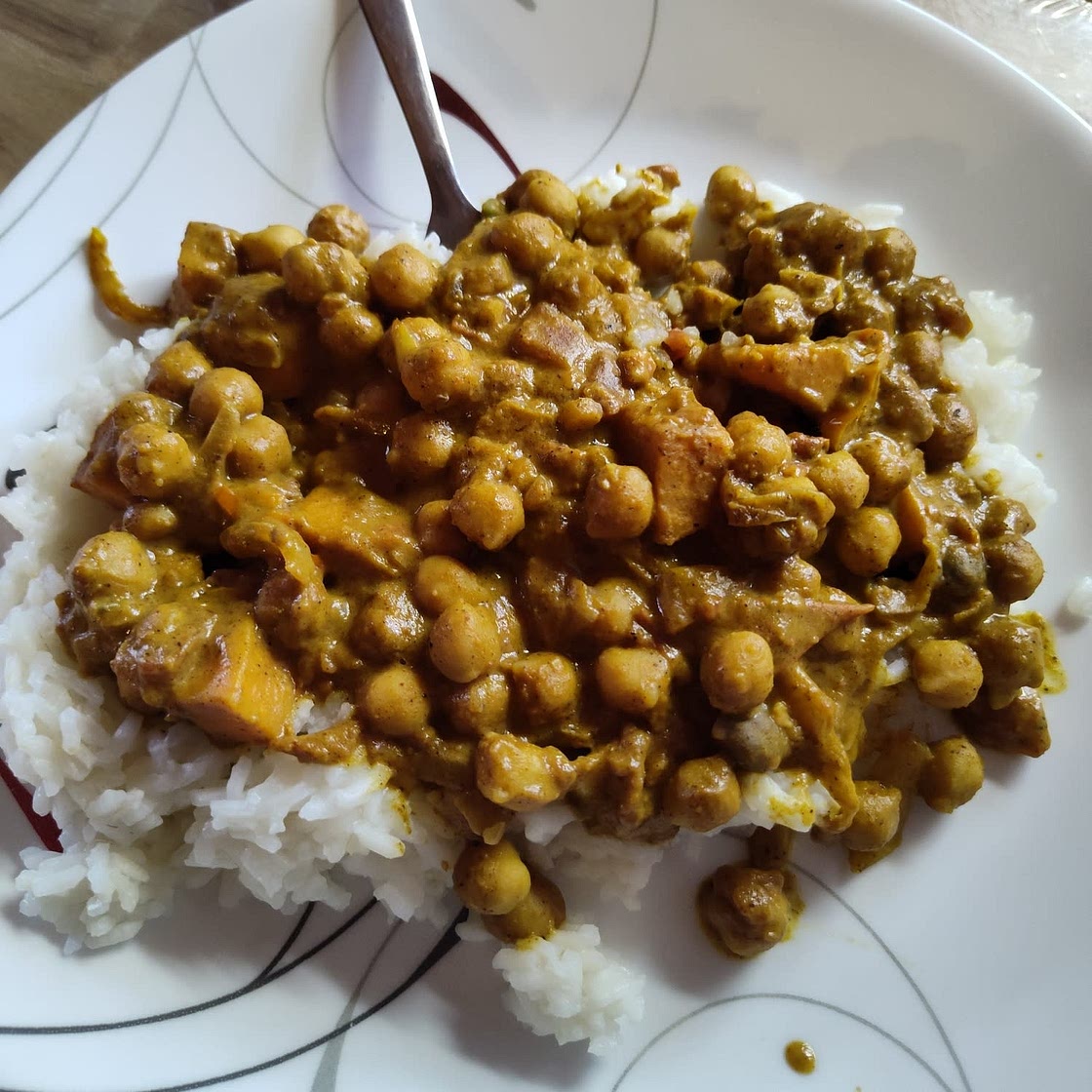Chickpea and Sweet Potato Curry 🍠
