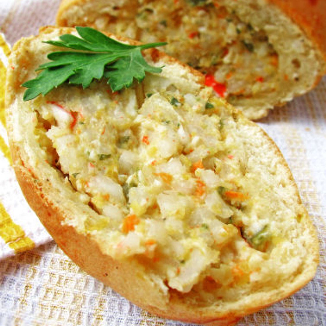 Творожный рулет с начинкой из морепродуктов