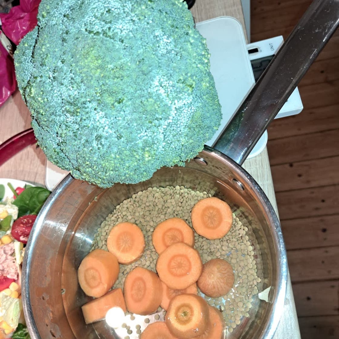 Lentils with carrot and broccoli