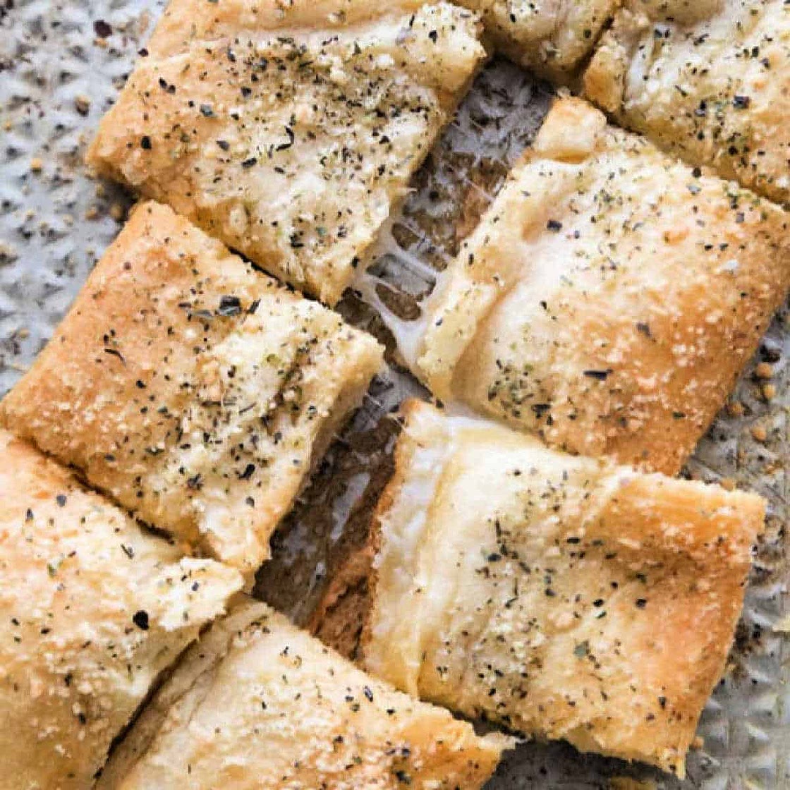 15 minutes Stuffed Cheesy Bread