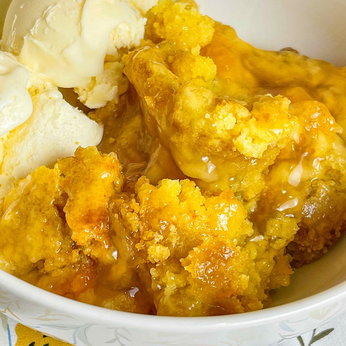 Crockpot Peach Cobbler