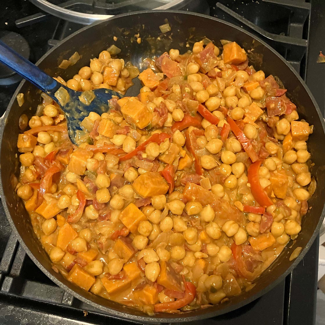 Chickpea and Sweet Potato Curry 🍠