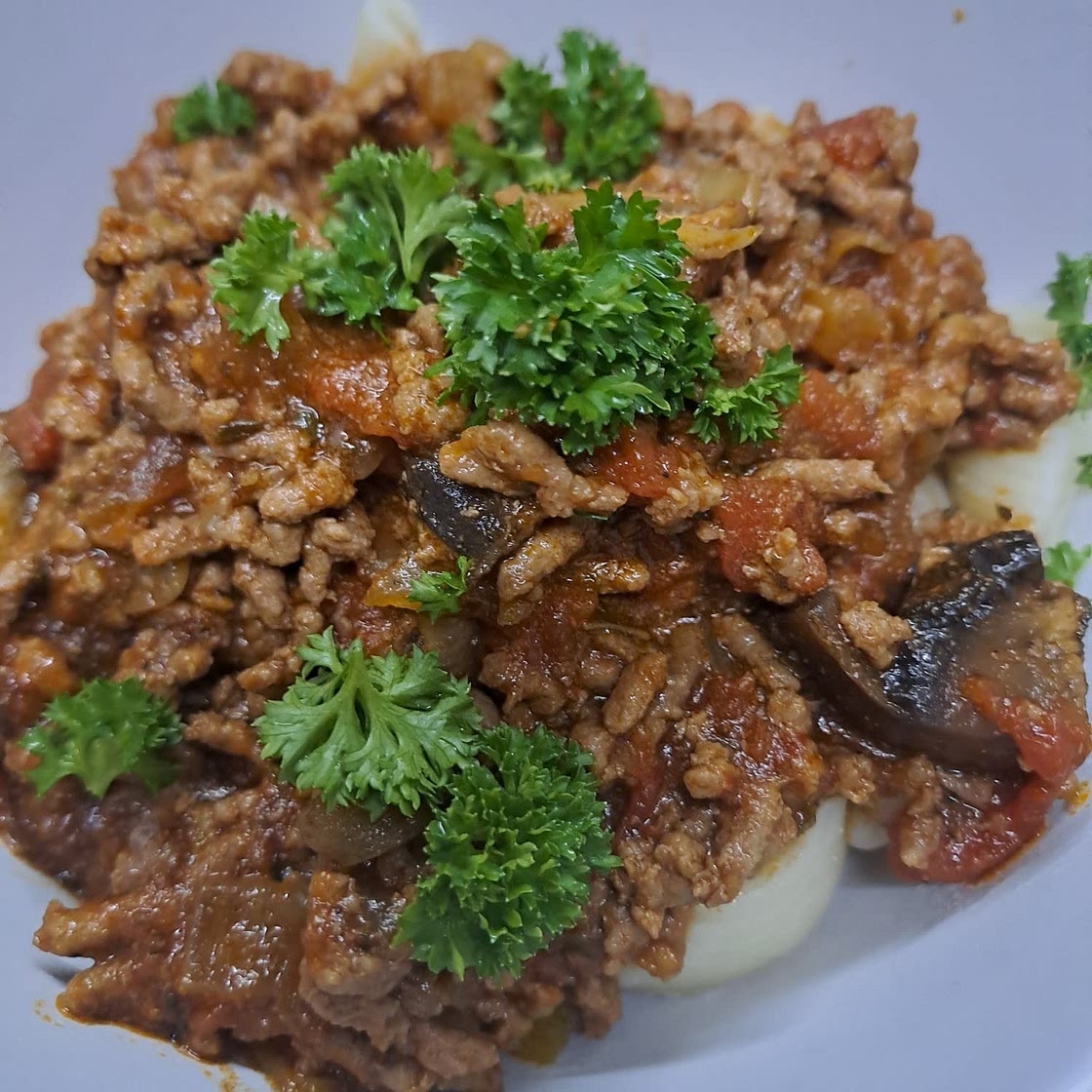 Healthy spaghetti bolognese