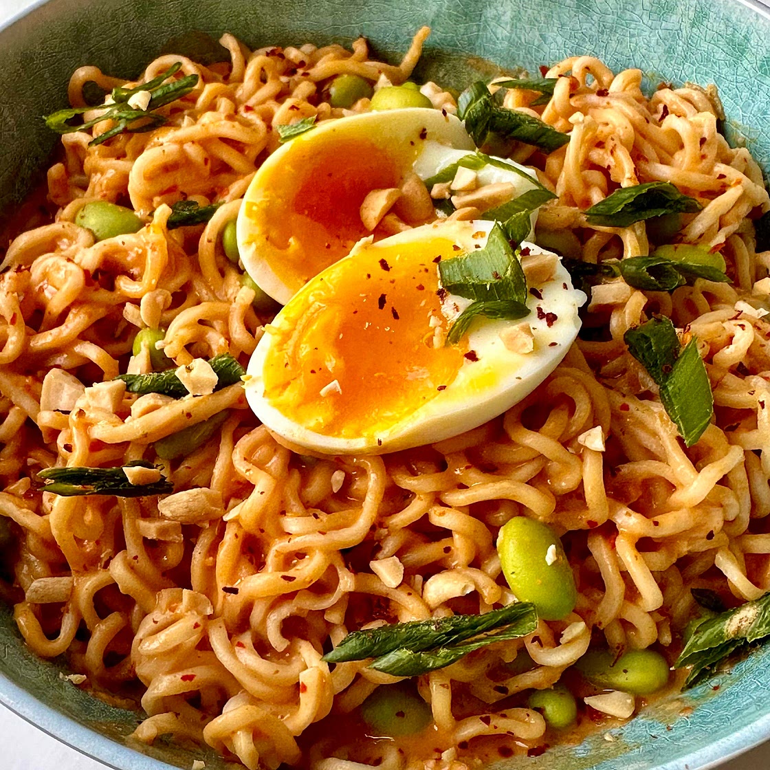 Creamy Chili Nut Noodles 