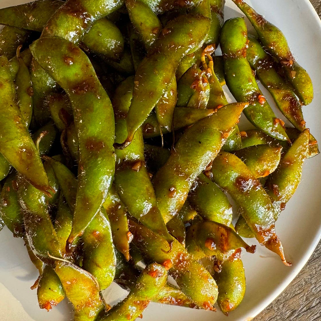 Spicy garlic edamame