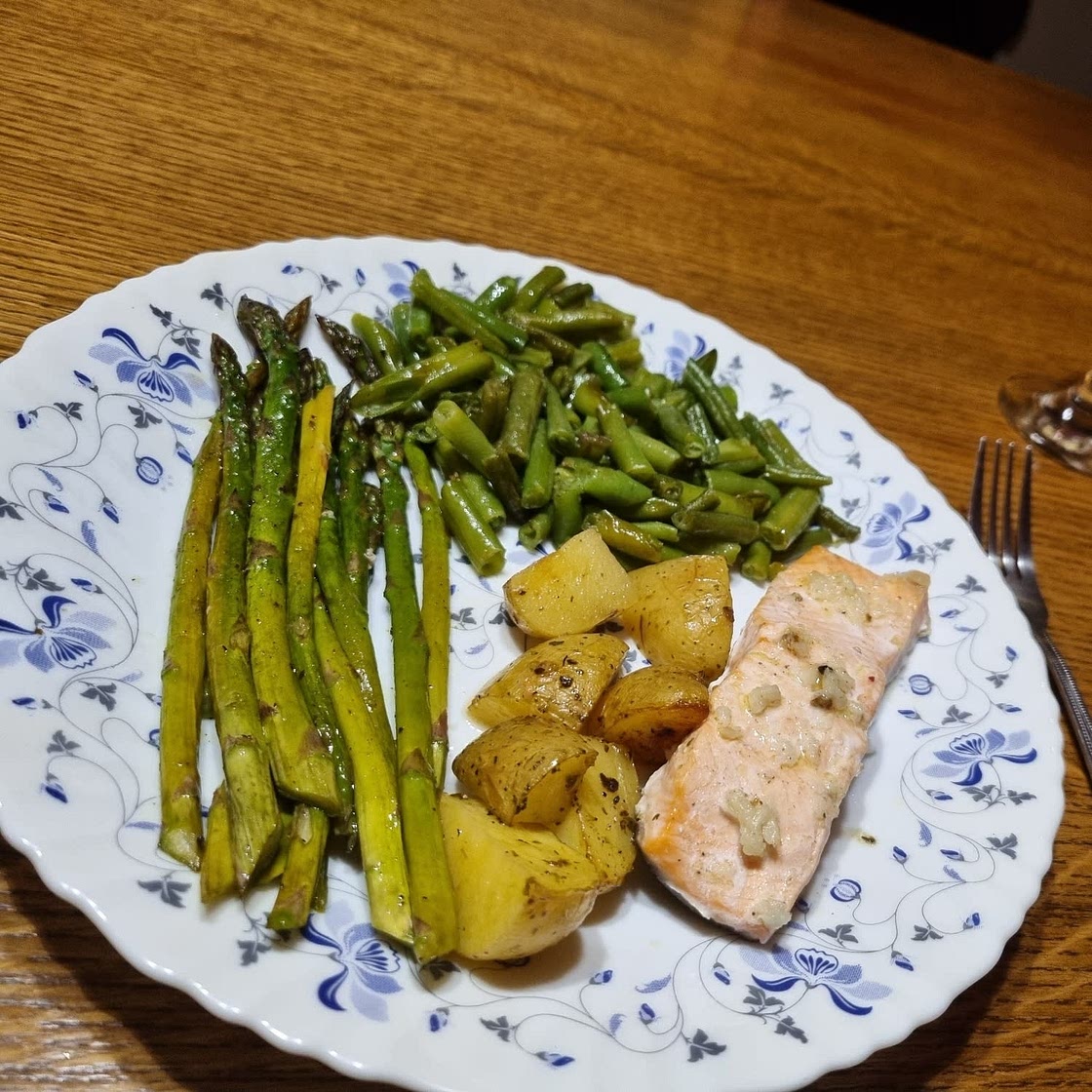 Garlic Butter-Roasted Salmon with Potatoes & Asparagus