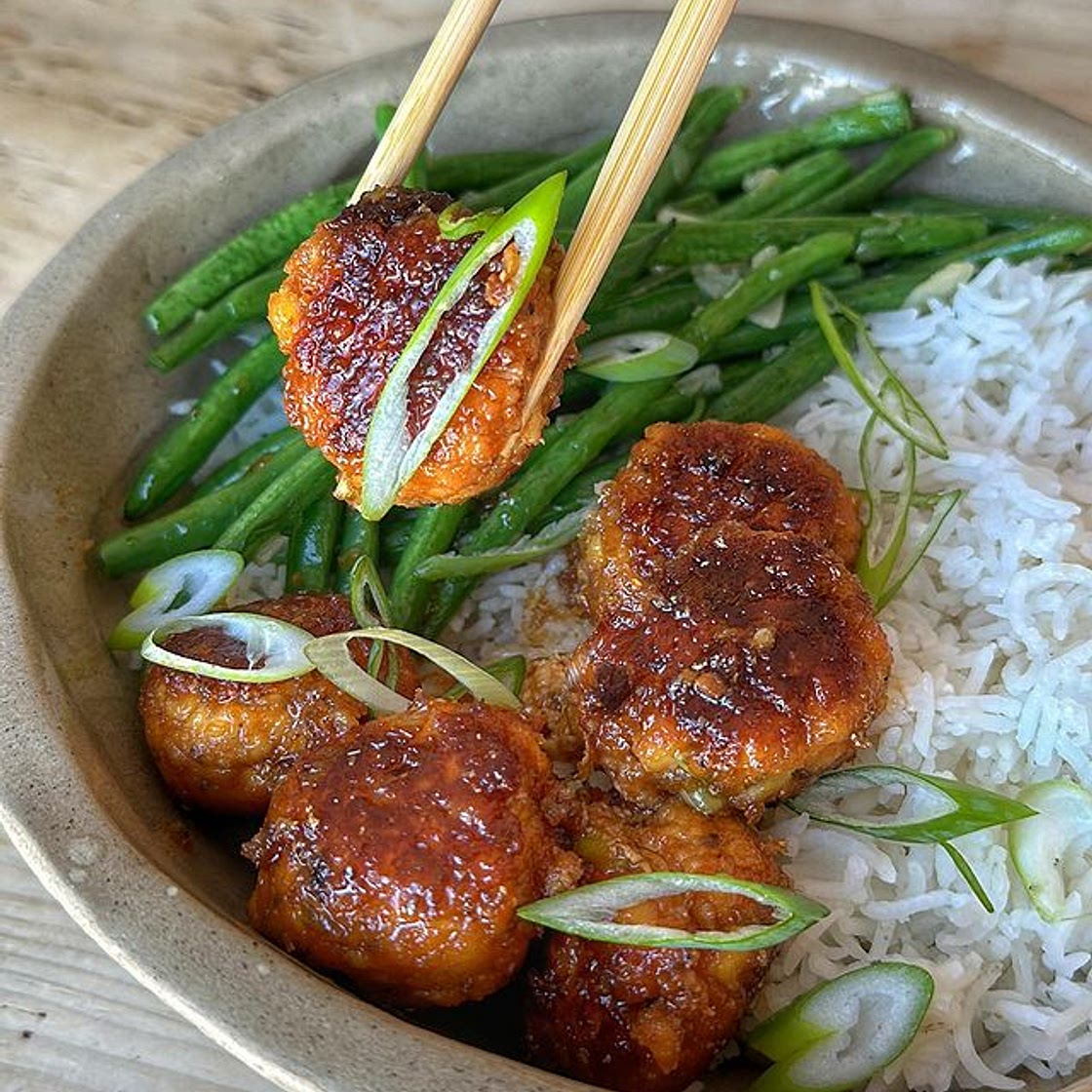 Episode 1 of 10 budget recipes to feed the family for under £10 