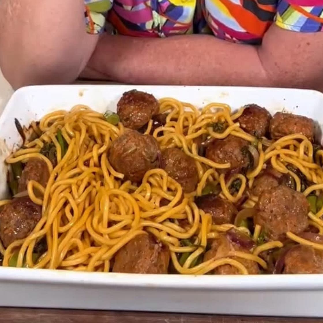 Asian BBQ Meatball Tray Bake 🍲