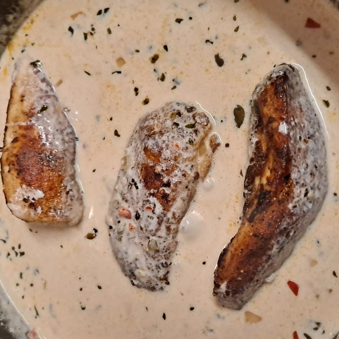 Pollo Con Crema (Mexican creamy chicken)