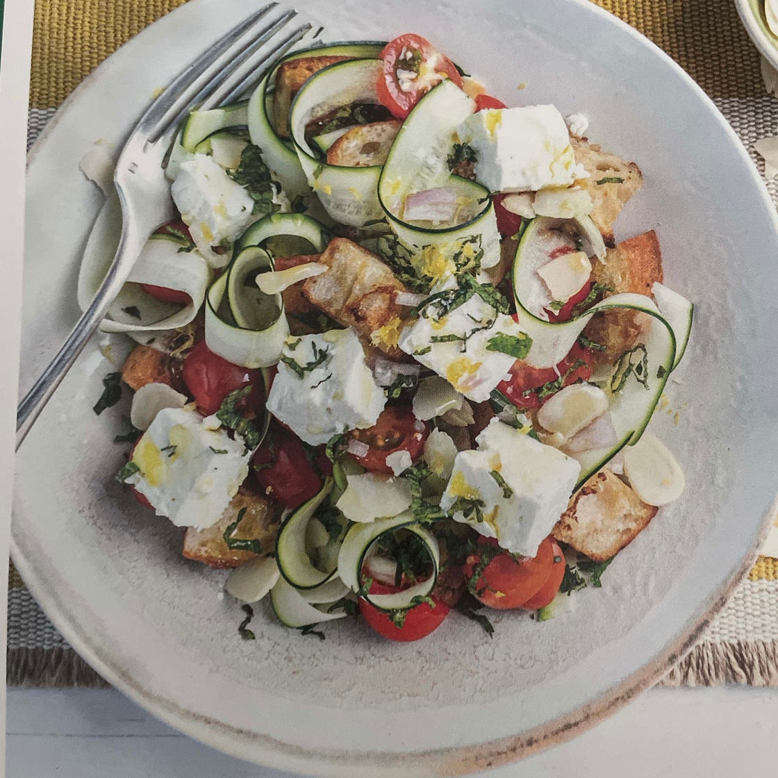 Salade de tagliatelles de courgette fêta amandes