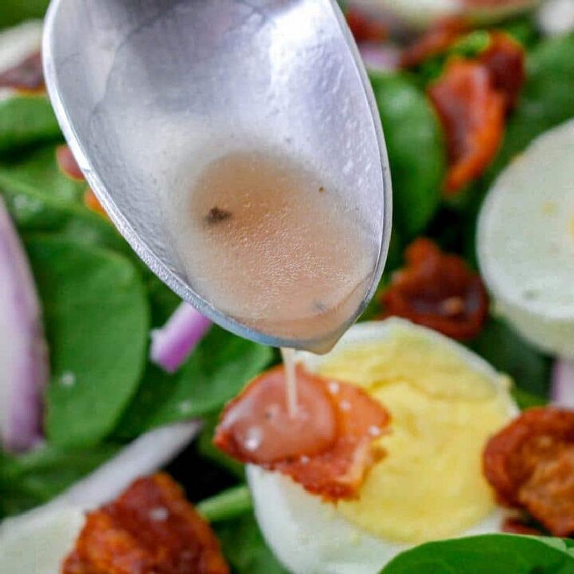 Spinach, Egg and Bacon Salad with Red Wine Vinegar Dressing Recipe