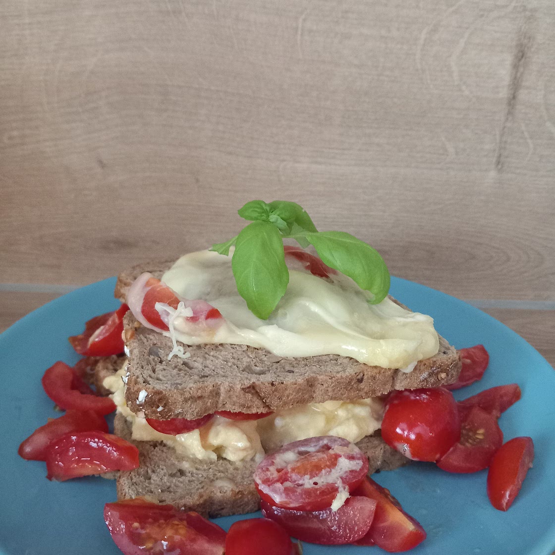 Scrambeld Egg Sandwich