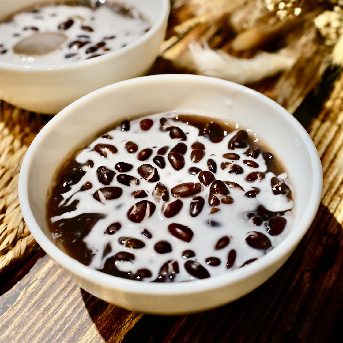Vietnamese Black Bean Dessert (chè đậu đen)