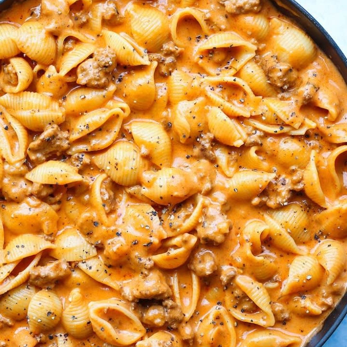Cheesy beef pasta