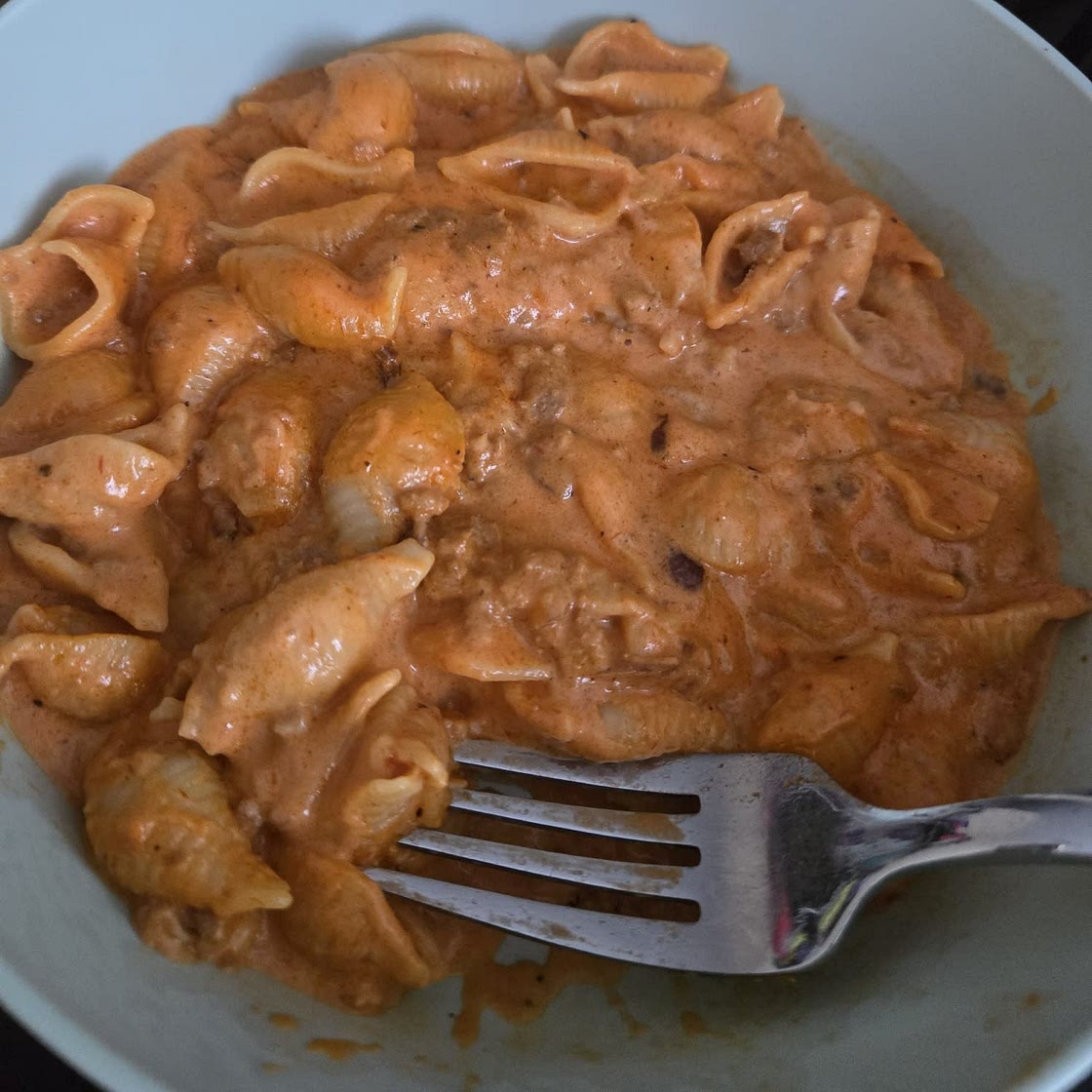 Instant Pot Creamy Shells and Beef