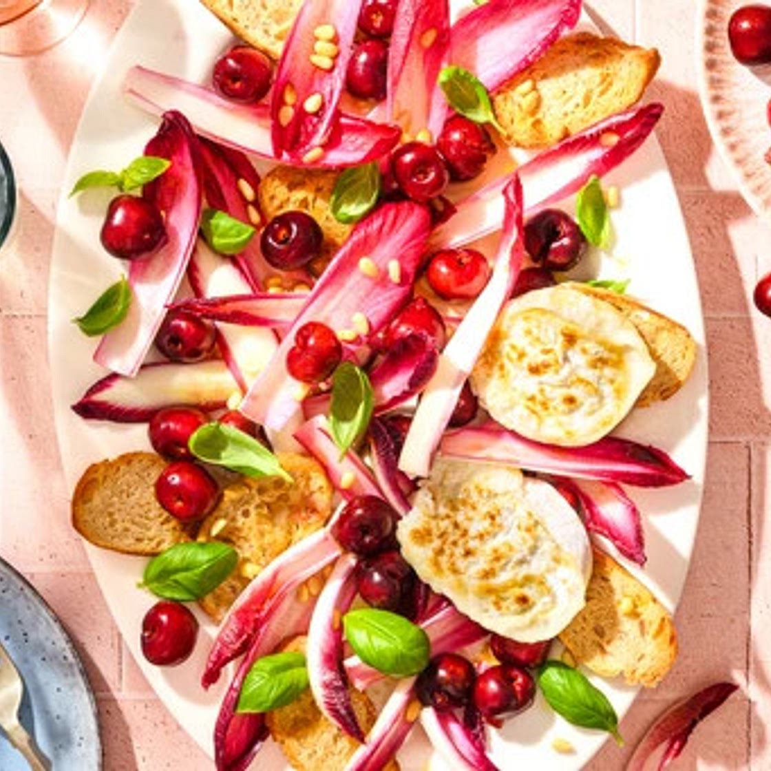 Picota cherries, chicory endives and gratin goat cheese salad