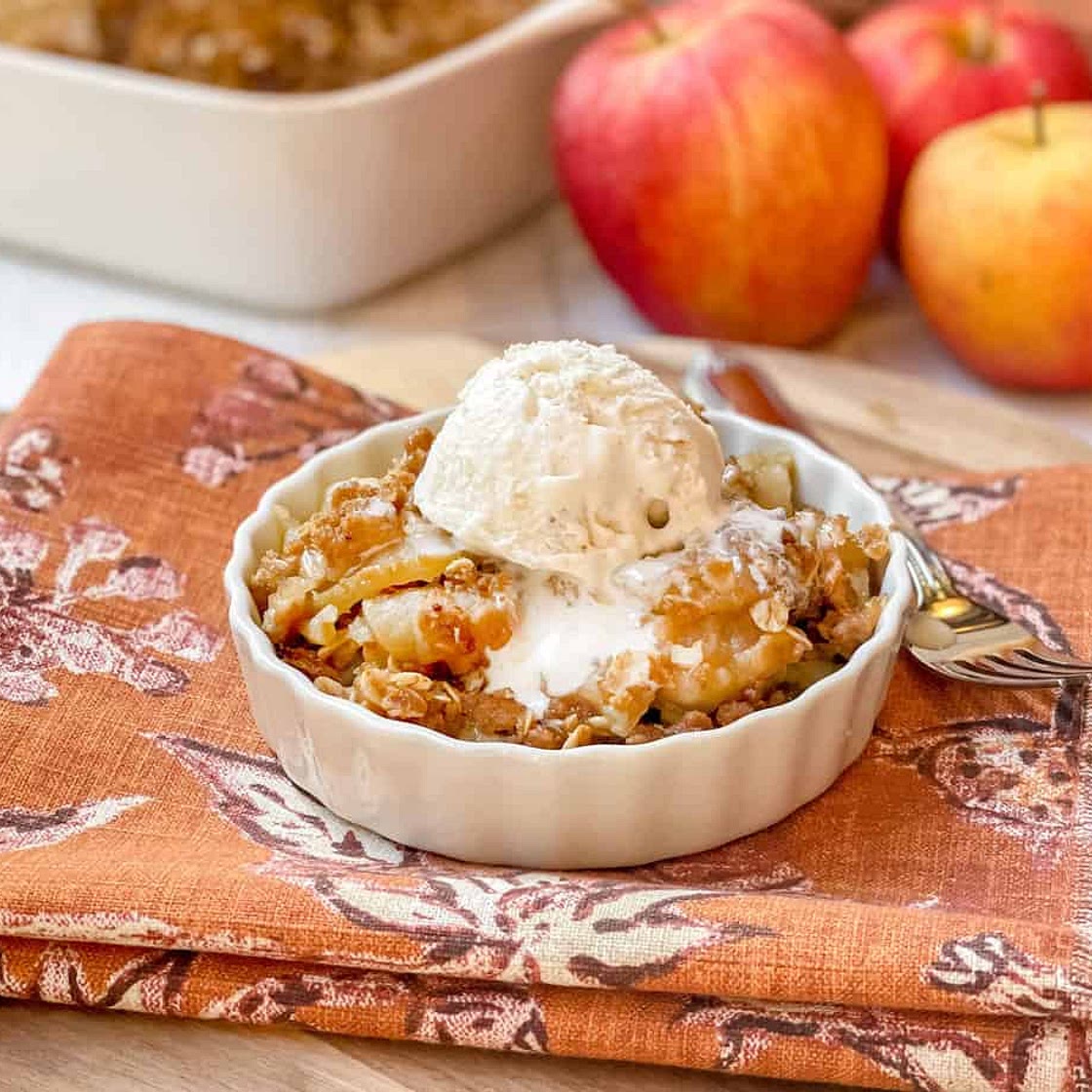 Easy Apple Crisp Recipe Like Grandma Used to Make