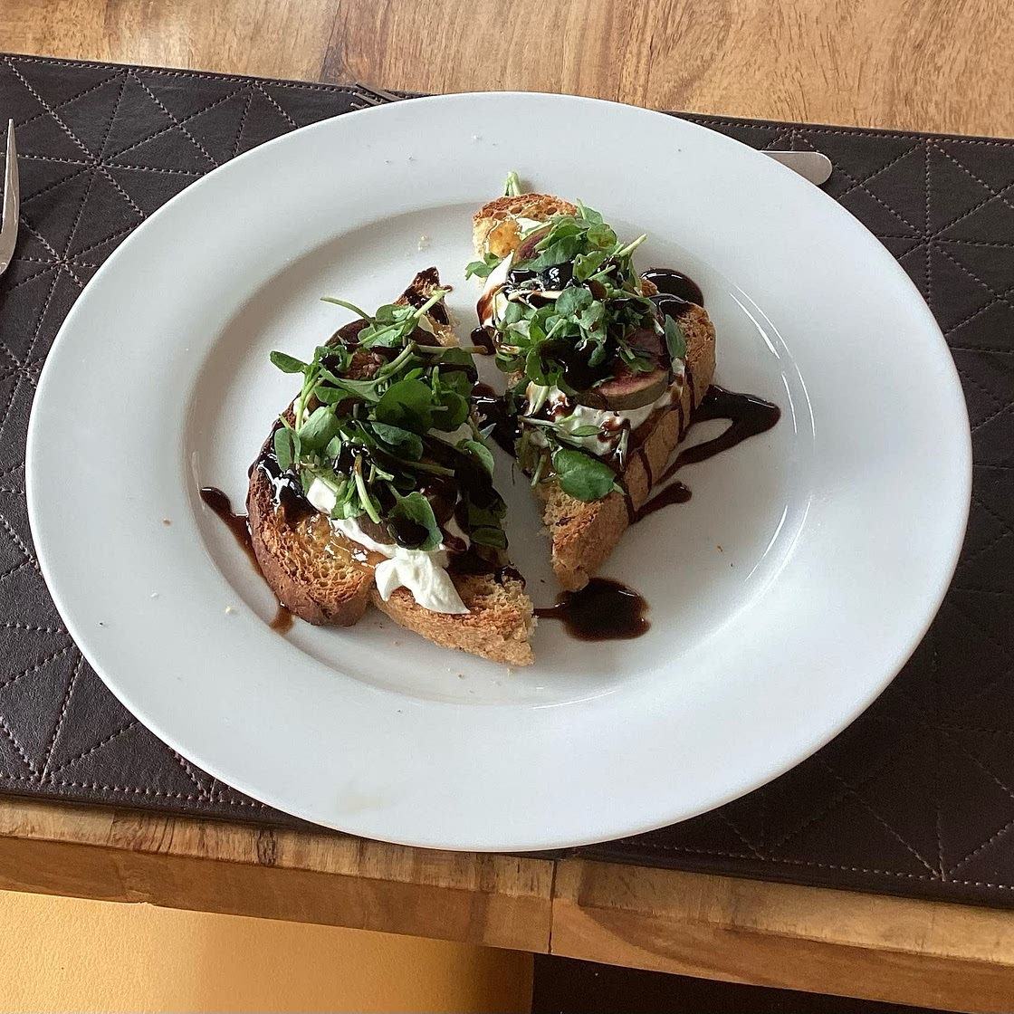 Fig & Goat Cheese Toasts