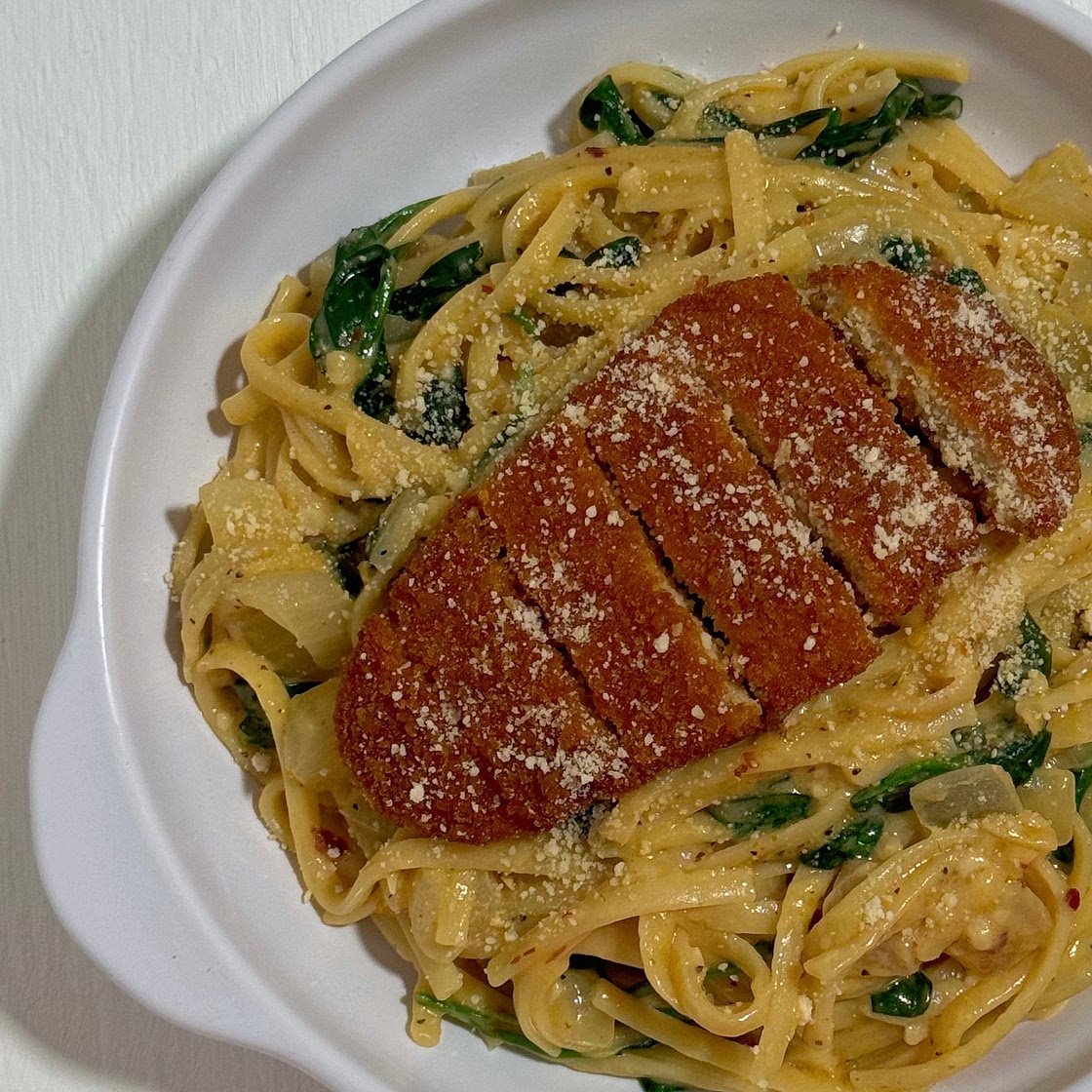 Linguine in Creamy Florentine Sauce with Plant-Based Meat Cutlet