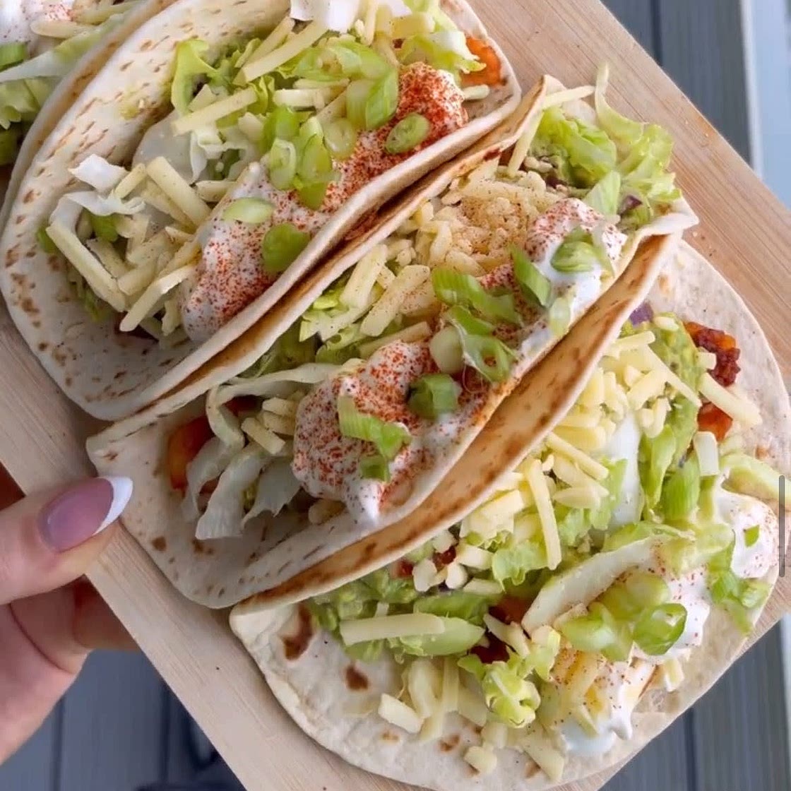 Delicious prawn tacos 🦐🌮 a quick and easy meal to make! Method: 