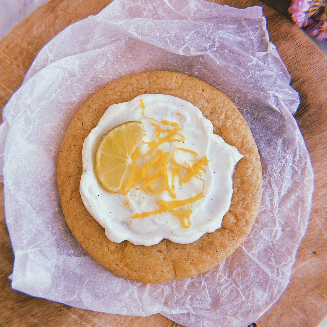 crumbl cookies 
