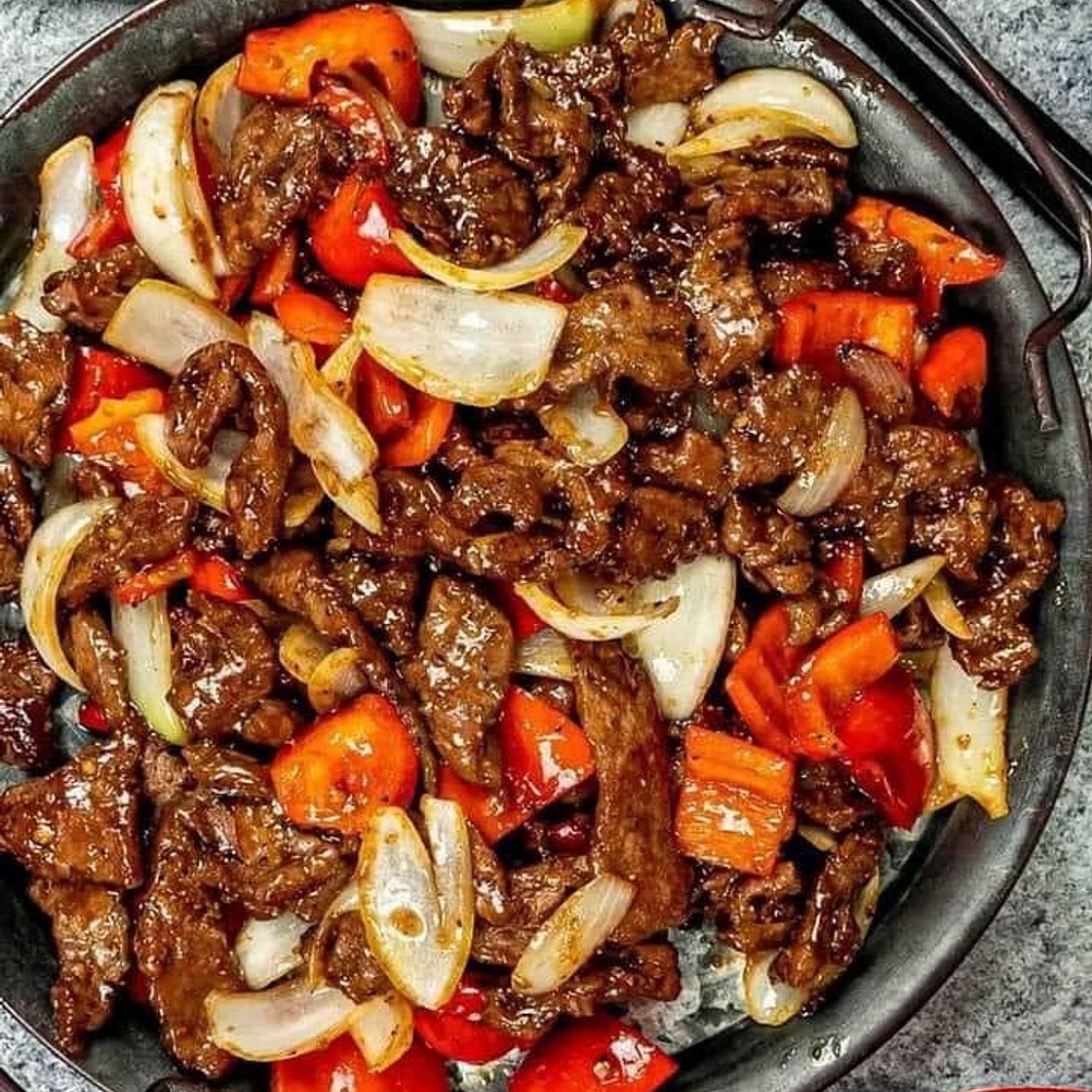 Sizzling Chinese Pepper Steak with Onions
