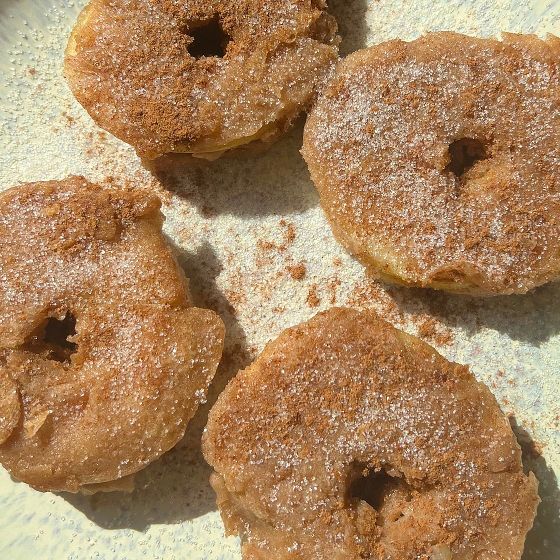 APPLE DOUGHNUTS 