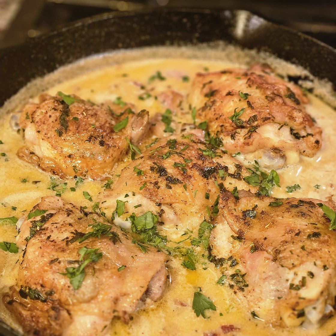 Creamy Baked Chicken Thighs with Mushrooms & Bacon