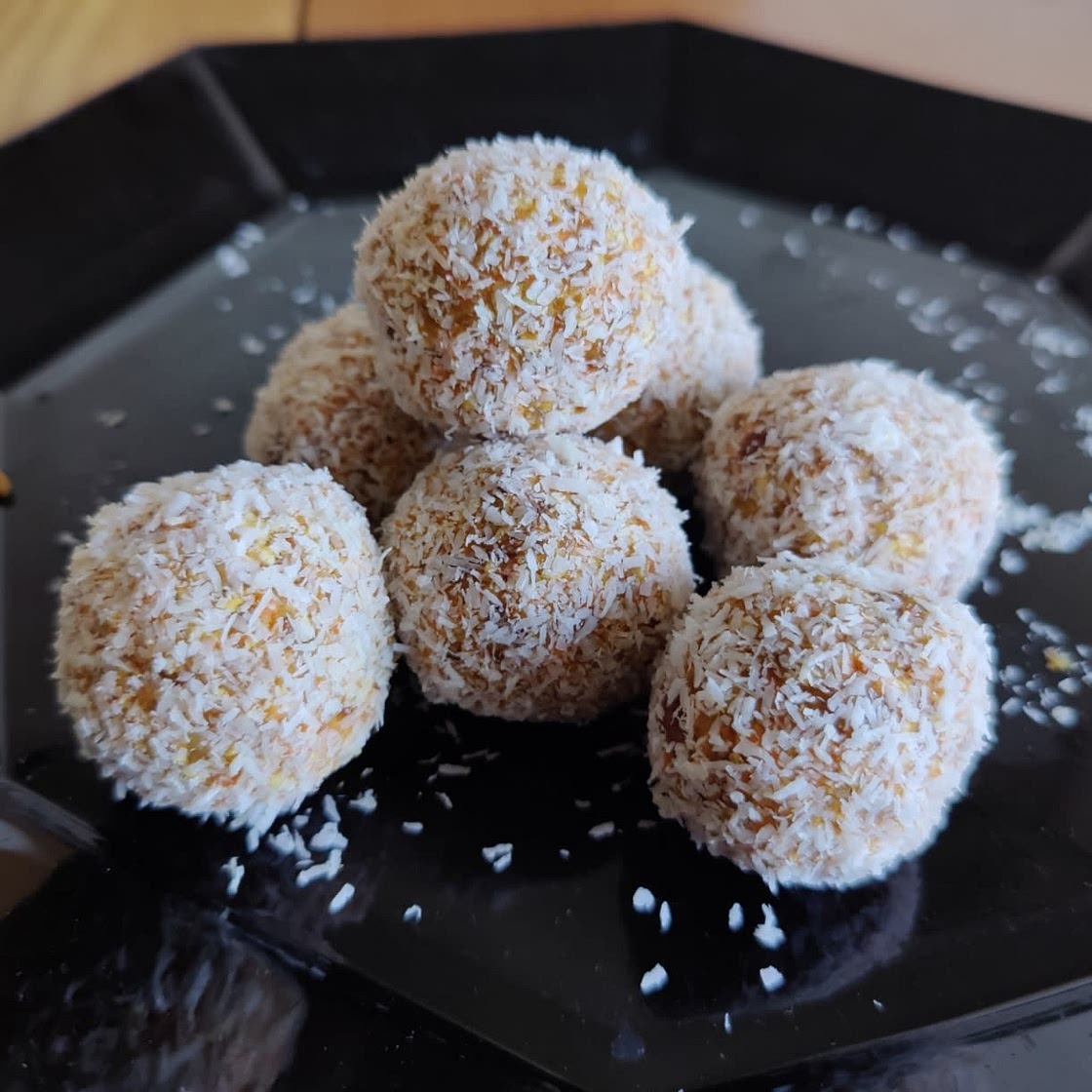 Carrot Cake Bliss Balls