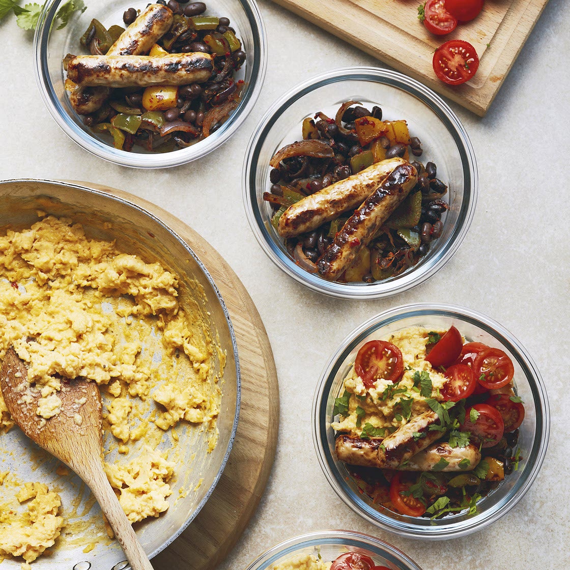 SCRAMBLED EGG AND SAUSAGE BREAKFAST BOWLS