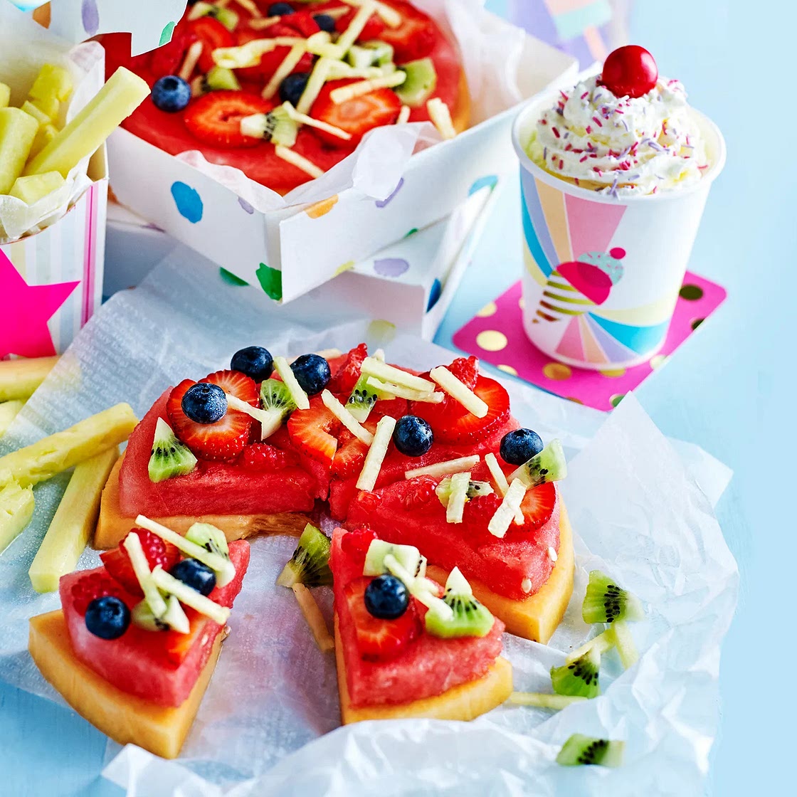 Healthy fruit ‘pizza’ kids birthday party cake
